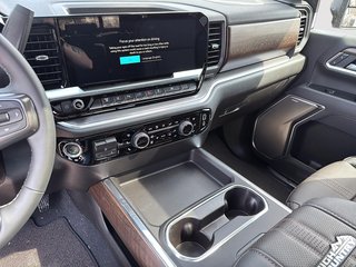 2026 Chevrolet Silverado 3500 HD HIGH COUNTRY DRW in Drummondville, Quebec - 13 - w320h240px