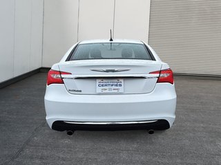 2013 Chrysler 200 Limited in Drummondville, Quebec - 3 - w320h240px