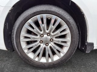 2013 Chrysler 200 Limited in Drummondville, Quebec - 6 - w320h240px