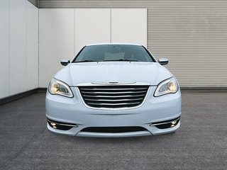 2013 Chrysler 200 Limited in Drummondville, Quebec - 2 - w320h240px