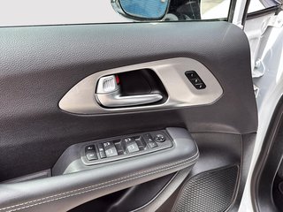 Chrysler Pacifica Limited S Apparence AWD 2024 à Drummondville, Québec - 13 - w320h240px