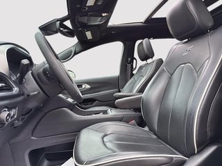 Chrysler Pacifica Limited S Apparence AWD 2024 à Drummondville, Québec - 9 - w320h240px