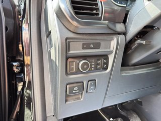 Ford F-150 LARIAT 2025 à Drummondville, Québec - 12 - w320h240px