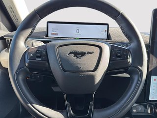 Ford Mustang Mach-E Premium 2021 à Drummondville, Québec - 14 - w320h240px