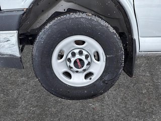 2025 GMC Savana Cargo 2500 WT 135 in Drummondville, Quebec - 6 - w320h240px