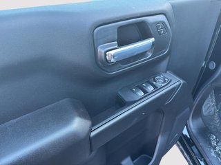 GMC Sierra 1500 PRO 2026 à Drummondville, Québec - 10 - w320h240px