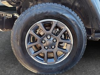 2023 Jeep Gladiator Overland in Drummondville, Quebec - 6 - w320h240px