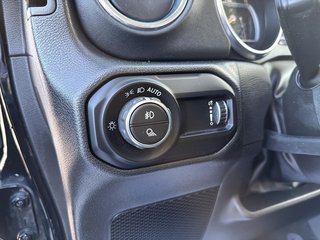 Jeep Gladiator Overland 2023 à Drummondville, Québec - 12 - w320h240px