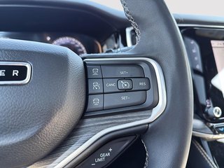 2023 Jeep Wagoneer L Series III in Drummondville, Quebec - 17 - w320h240px