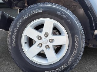 2018 Jeep WRANGLER JK UNLIMITED Sport in Drummondville, Quebec - 6 - w320h240px