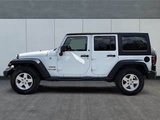 2018 Jeep WRANGLER JK UNLIMITED Sport in Drummondville, Quebec - 5 - w320h240px