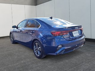 2022 Kia Forte LX in Drummondville, Quebec - 4 - w320h240px