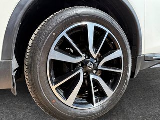 2017 Nissan Rogue SL in Drummondville, Quebec - 6 - w320h240px