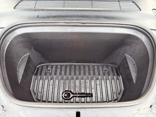 Tesla Model Y  2023 à Drummondville, Québec - 8 - w320h240px