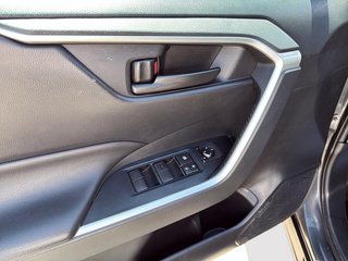 Toyota RAV4 LE 2019 à Drummondville, Québec - 10 - w320h240px