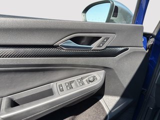 Volkswagen Golf R  2024 à Drummondville, Québec - 10 - w320h240px