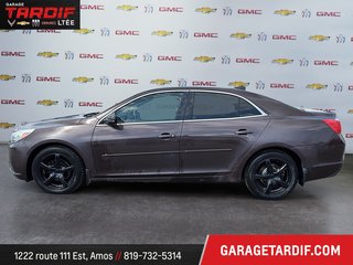 Chevrolet Malibu  2015 à Amos, Québec - 5 - w320h240px