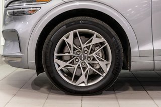 GENESIS GV70 2.5T ADVANCED AWD CUIR TOIT PANO CAMERA NAV 2024 à Montréal, Québec - 3 - w320h240px