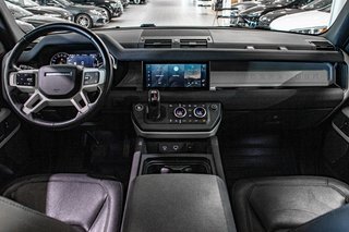 2023 Land Rover Defender S 110 in Montréal, Quebec - 5 - w320h240px