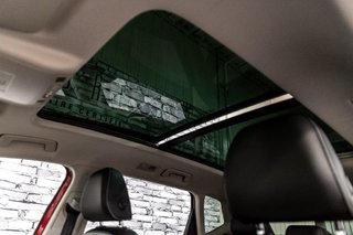 Volkswagen Taos HIGHLINE TOIT SIEGES REFREGERÉS ET CHAUFFANTS NAVI 2023 à Montréal, Québec - 3 - w320h240px