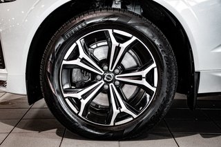 Volvo XC60 B6 MOMENTUM AWD CUIR TOIT PANO NAV CAMERA 2022 à Montréal, Québec - 3 - w320h240px