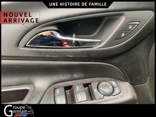 2018 Chevrolet Equinox Premier AWD in St-Raymond, Quebec - 10 - w320h240px