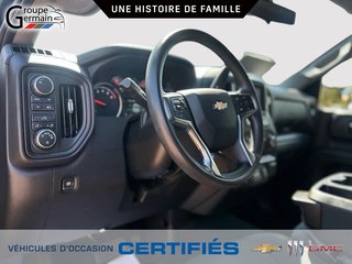 2021 Chevrolet Silverado 1500 à St-Raymond, Québec - 12 - w320h240px