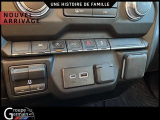 2024 GMC SIERRA 1500 4WD CREW CAB PICKUP à St-Raymond, Québec - 45 - w320h240px