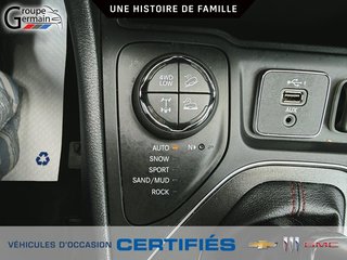 2020 Jeep CHEROKEE in St-Raymond, Quebec - 29 - w320h240px