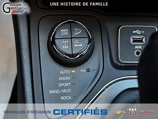 2021 Jeep Cherokee in St-Raymond, Quebec - 28 - w320h240px