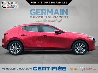 2023 Mazda 3 AWD à St-Raymond, Québec - 2 - w320h240px