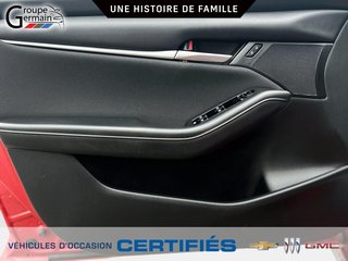 2023 Mazda 3 AWD à St-Raymond, Québec - 10 - w320h240px