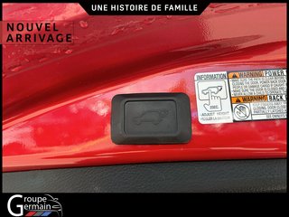 2016 Toyota RAV4 à St-Raymond, Québec - 20 - w320h240px