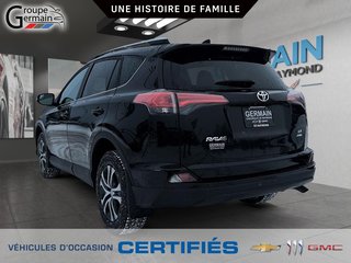 2017 Toyota RAV4 à St-Raymond, Québec - 5 - w320h240px