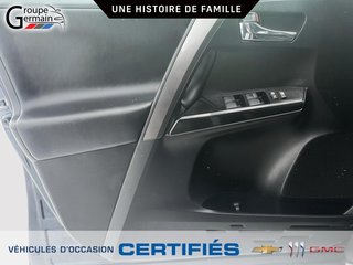 2018 Toyota RAV4 à St-Raymond, Québec - 10 - w320h240px