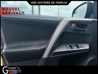 2018 Toyota RAV4 à St-Raymond, Québec - 4 - w320h240px