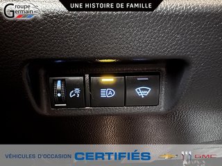 2022 Toyota RAV4 in St-Raymond, Quebec - 10 - w320h240px