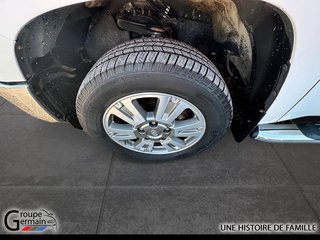 2017 Toyota Tundra in St-Raymond, Quebec - 8 - w320h240px