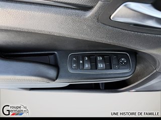2015 Chrysler 300 à Donnacona, Québec - 10 - w320h240px