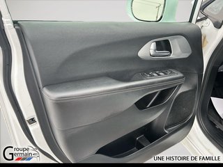 2019 Chrysler Pacifica in Donnacona, Quebec - 8 - w320h240px