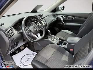 2017 Nissan Rogue in Donnacona, Quebec - 12 - w320h240px