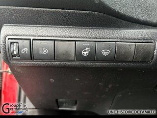 2020 Toyota Corolla in Donnacona, Quebec - 16 - w320h240px