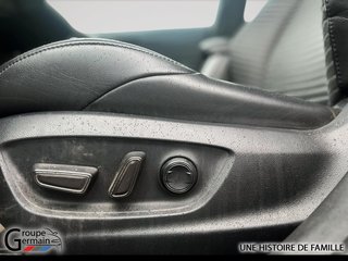 2020 Toyota Corolla in Donnacona, Quebec - 14 - w320h240px