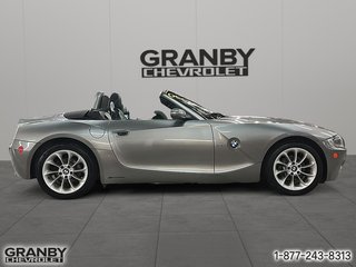 2005 BMW Z4 in Granby, Quebec - 4 - w320h240px