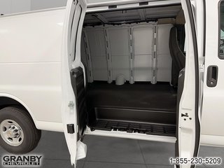 2024 Chevrolet Express Cargo 3500 in Granby, Quebec - 6 - w320h240px