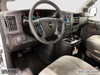 2024 Chevrolet Express Cargo 3500 in Granby, Quebec - 2 - w320h240px