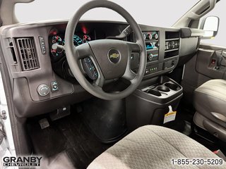 2024 Chevrolet Express Cargo 3500 in Granby, Quebec - 3 - w320h240px