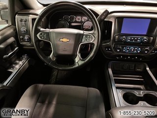 Chevrolet Silverado 1500  2018 à Granby, Québec - 9 - w320h240px