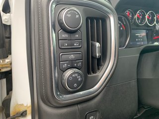 Chevrolet Silverado 1500  2019 à Granby, Québec - 12 - w320h240px