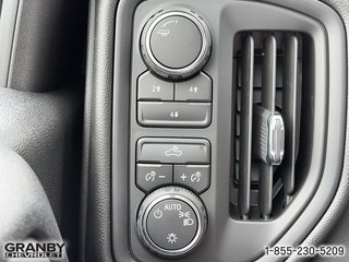 2024 Chevrolet SILVERADO 2500 HD in Granby, Quebec - 19 - w320h240px